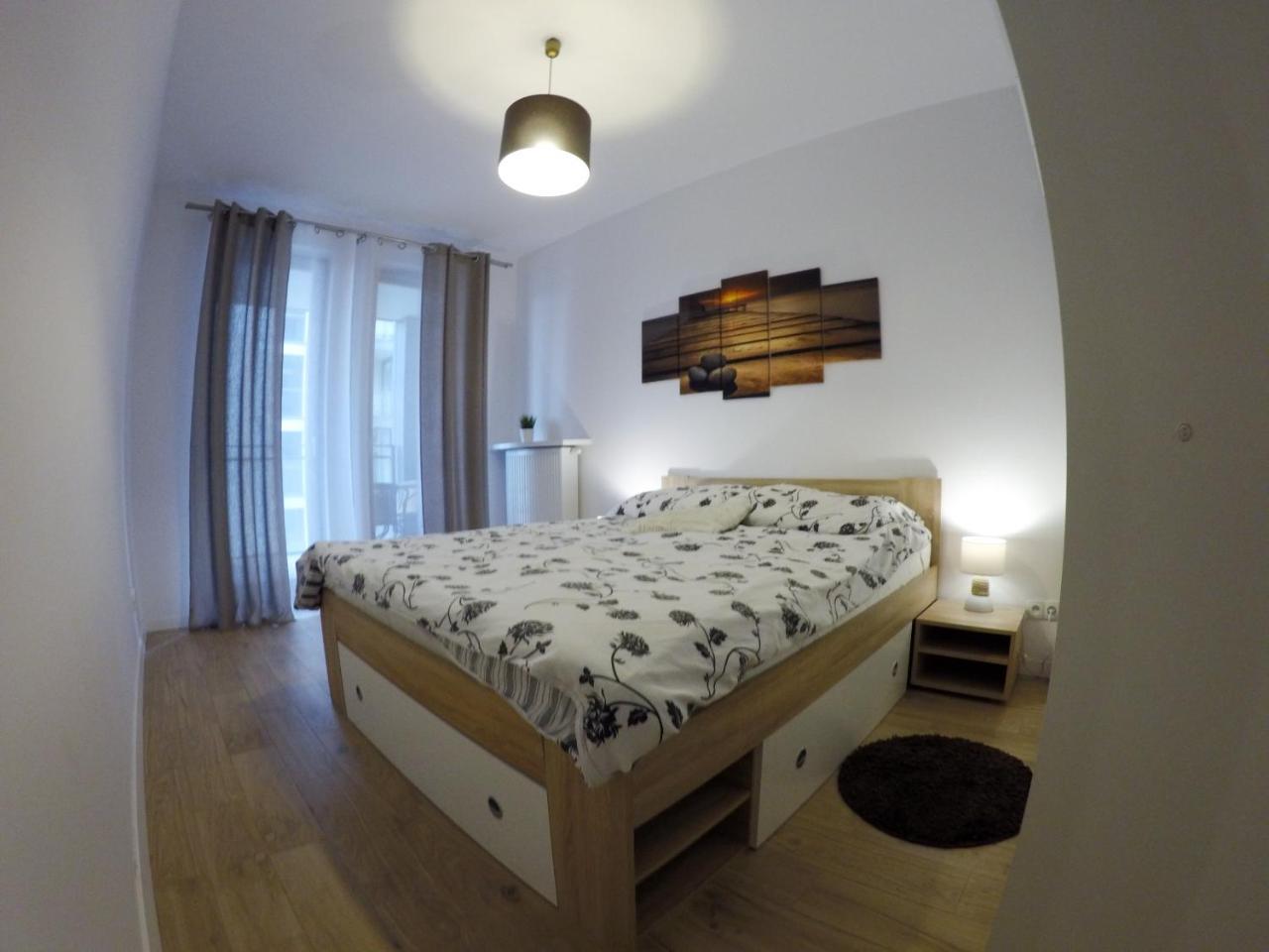 Apartament Obrzeżna 3 Deluxe Warschau Exterior foto